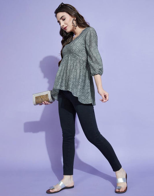 Grey Geathered Top | Leemboodi