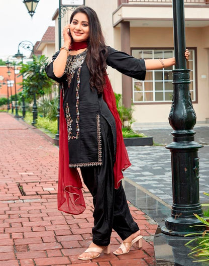 Black Embroidery Rayon Straight kurta With Pant And Dupatta