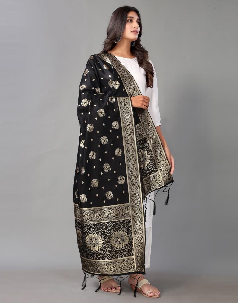 Black Jacquard Dupatta | Leemboodi