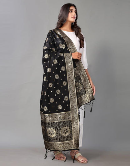 Black Jacquard Dupatta | Leemboodi