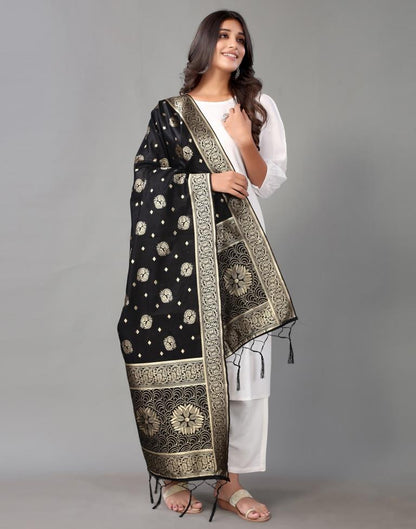 Black Jacquard Dupatta | Leemboodi