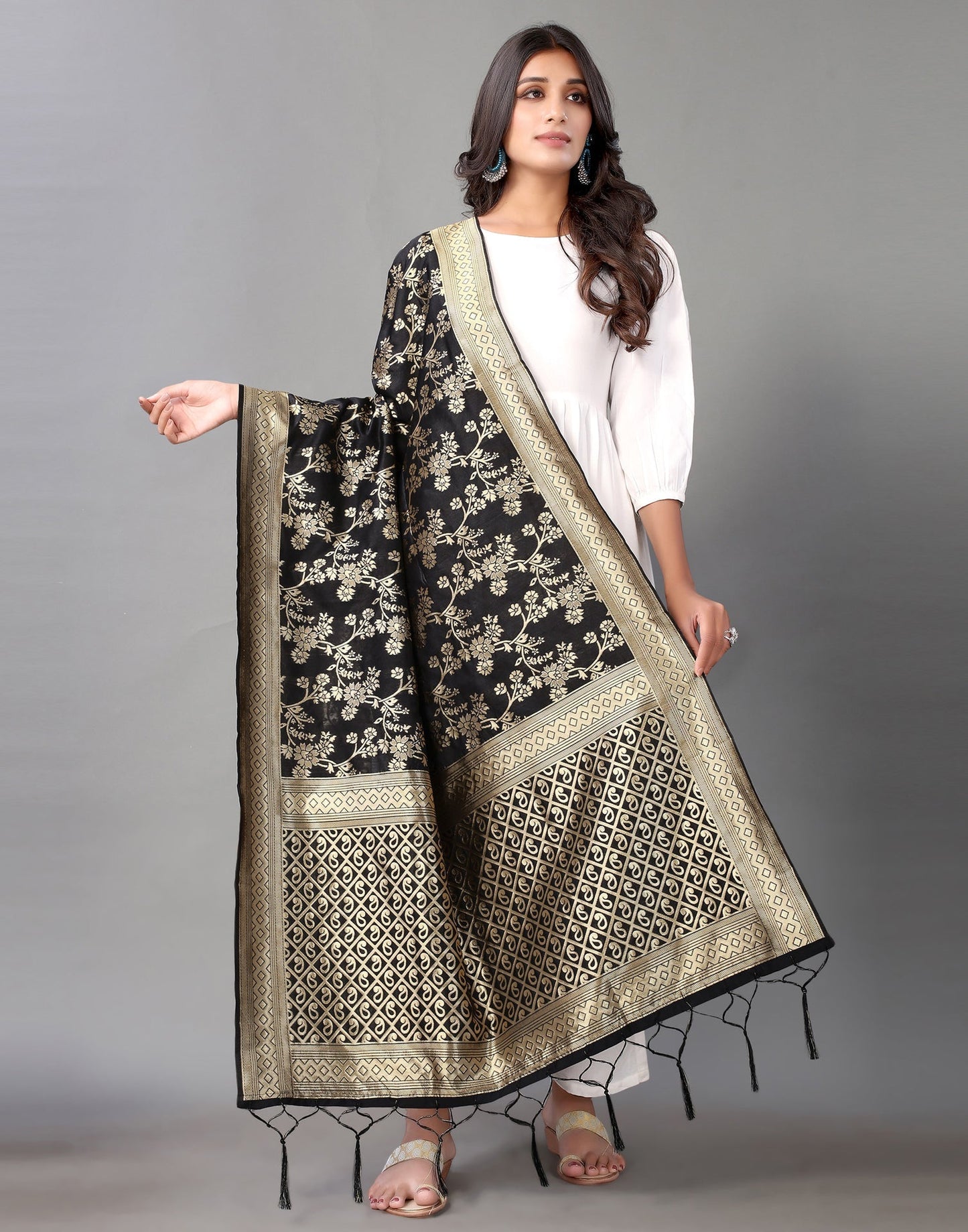 Black Jacquard Dupatta | Leemboodi