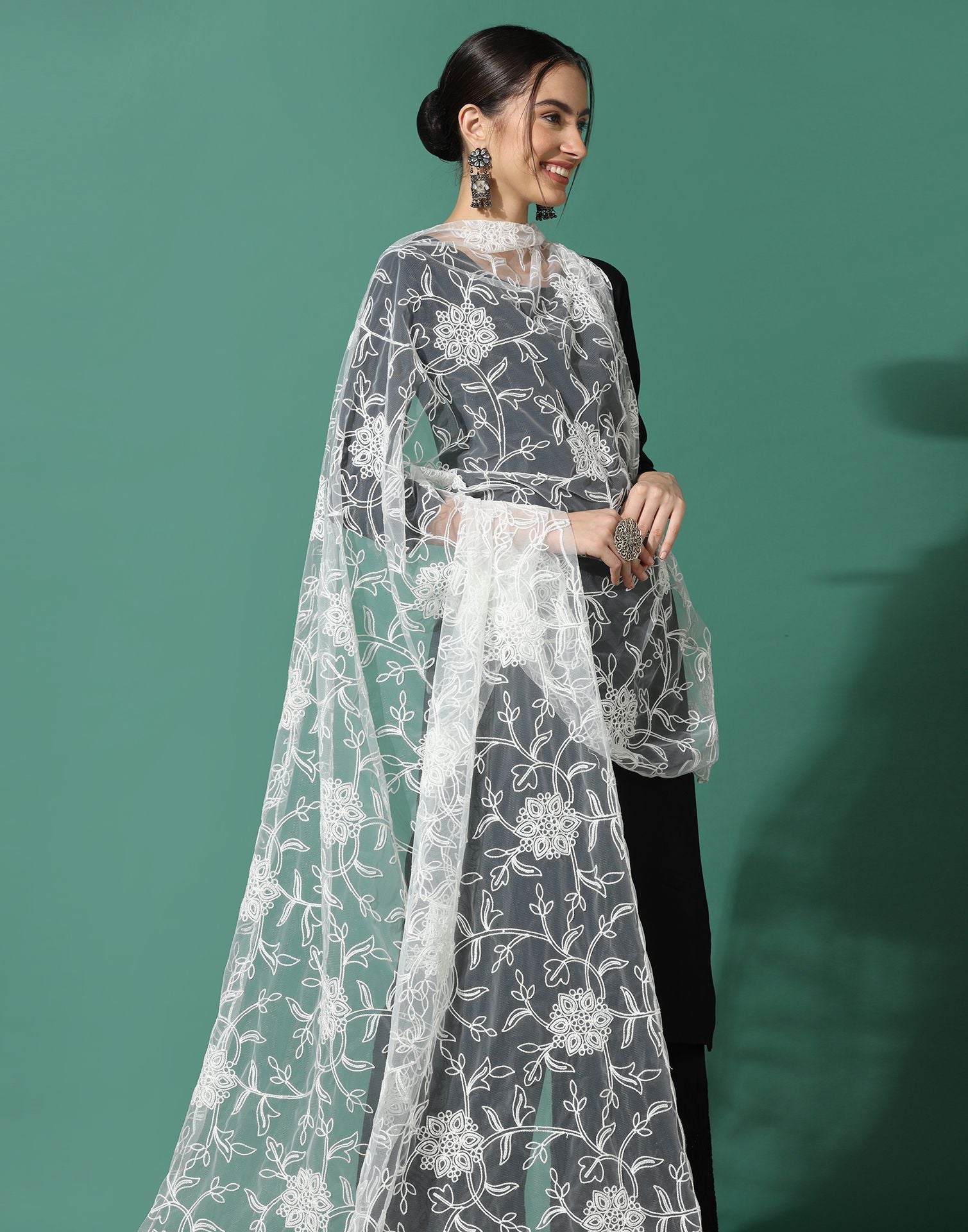 Off White Net Dupatta | Leemboodi