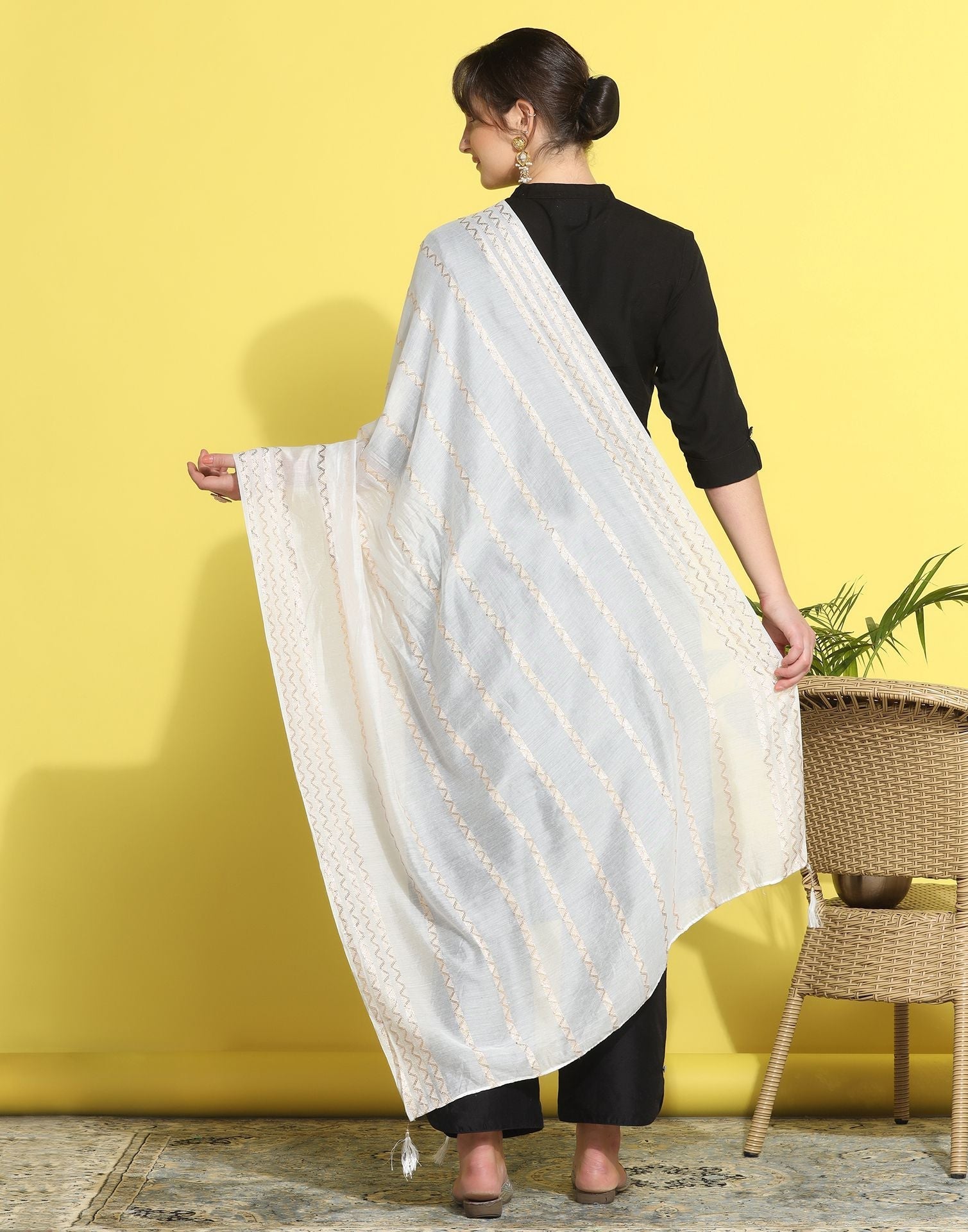 White Cotton Dupatta | Leemboodi
