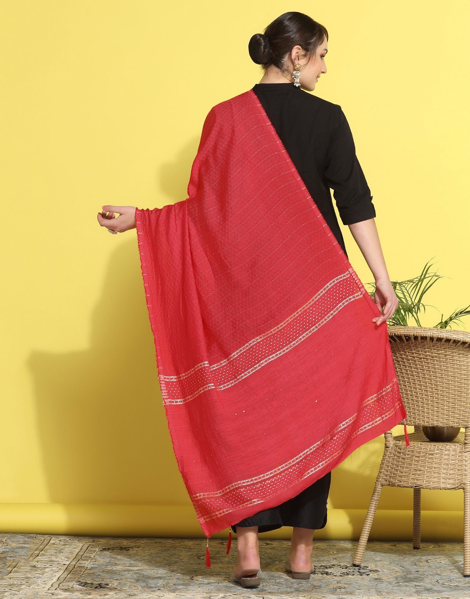 Pink Cotton Plain Dupatta | Leemboodi