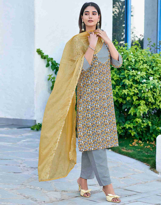 White Cotton Printed Kurta Set With Dupatta