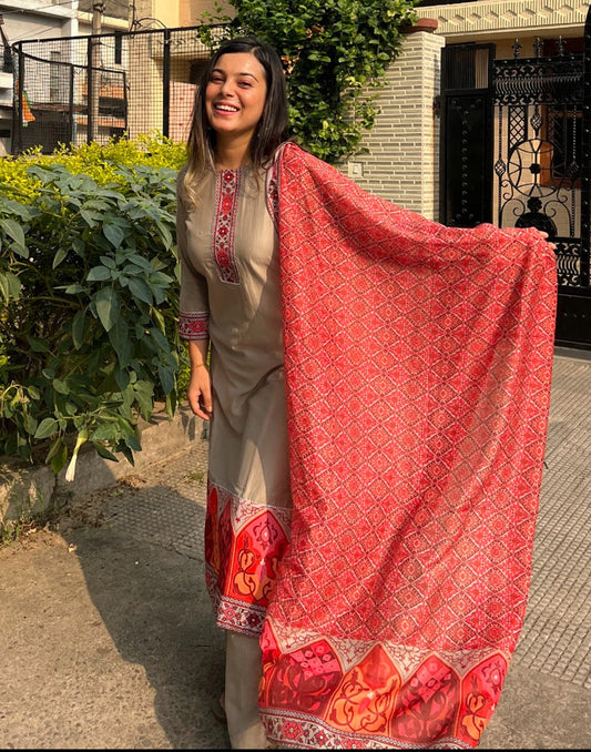 Light Grey Kurti With Pant And Dupatta | Leemboodi