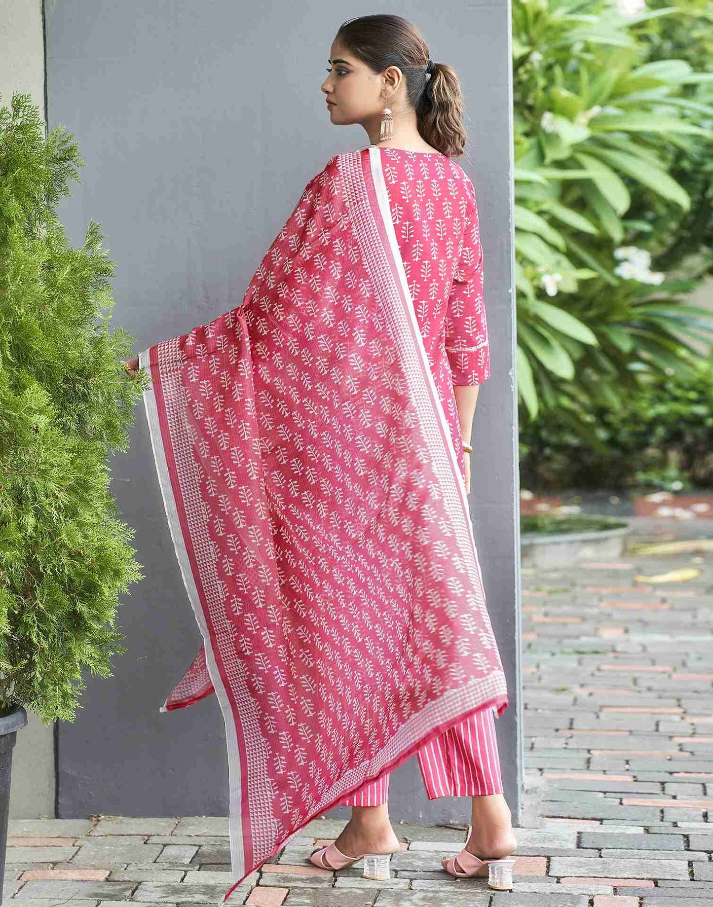 Pink Printed Cotton Straight Kurta Set With Dupatta