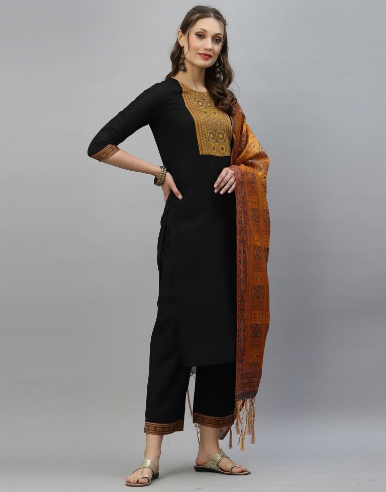 Black Kurti With Pant And Dupatta | Leemboodi