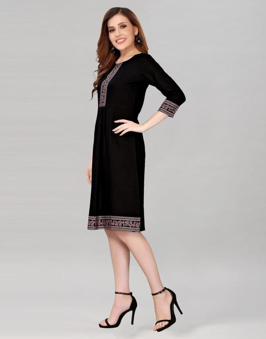 Black Rayon Slub Foil Dress | Sudathi