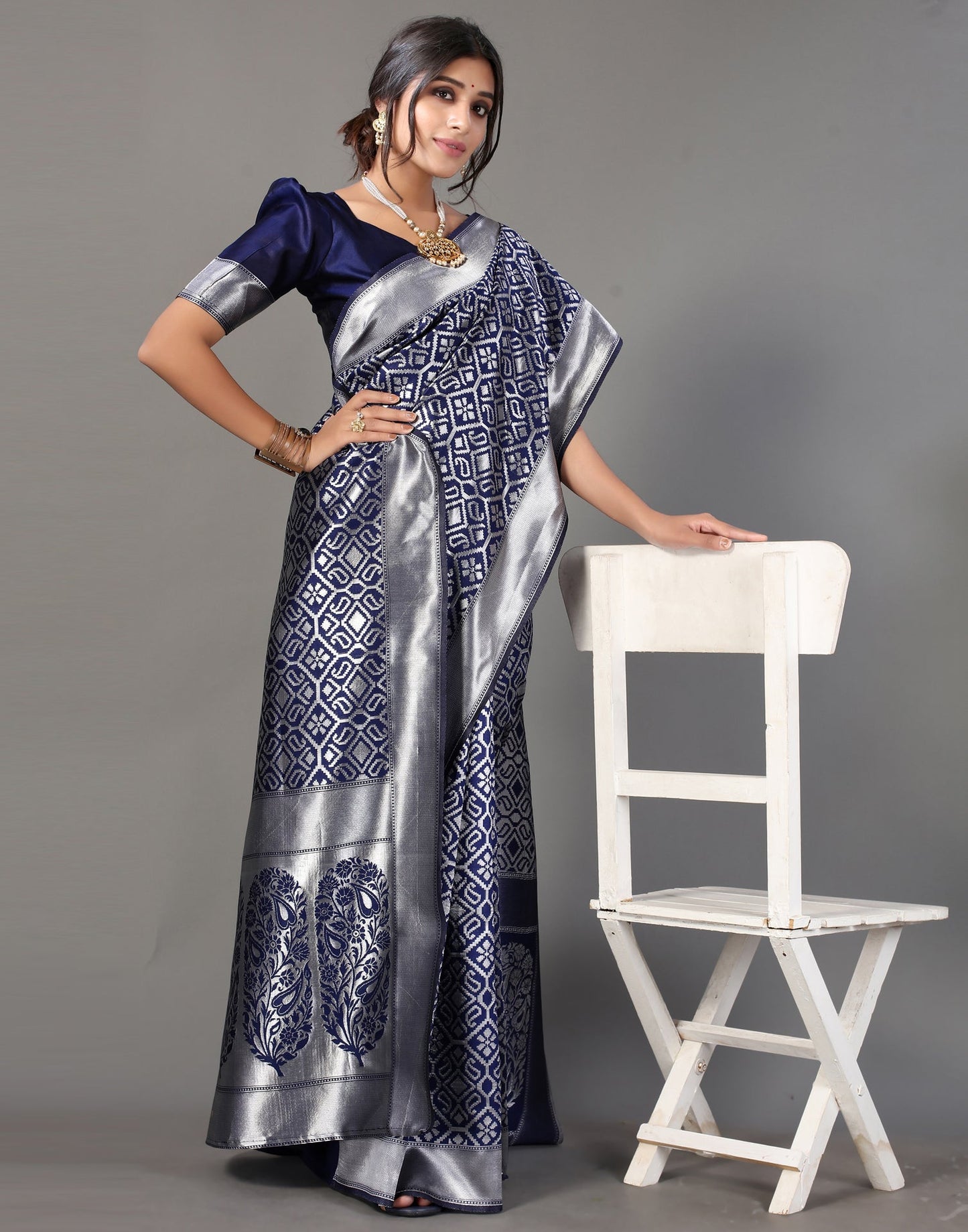Navy Blue And Silver Silk Saree | Leemboodi