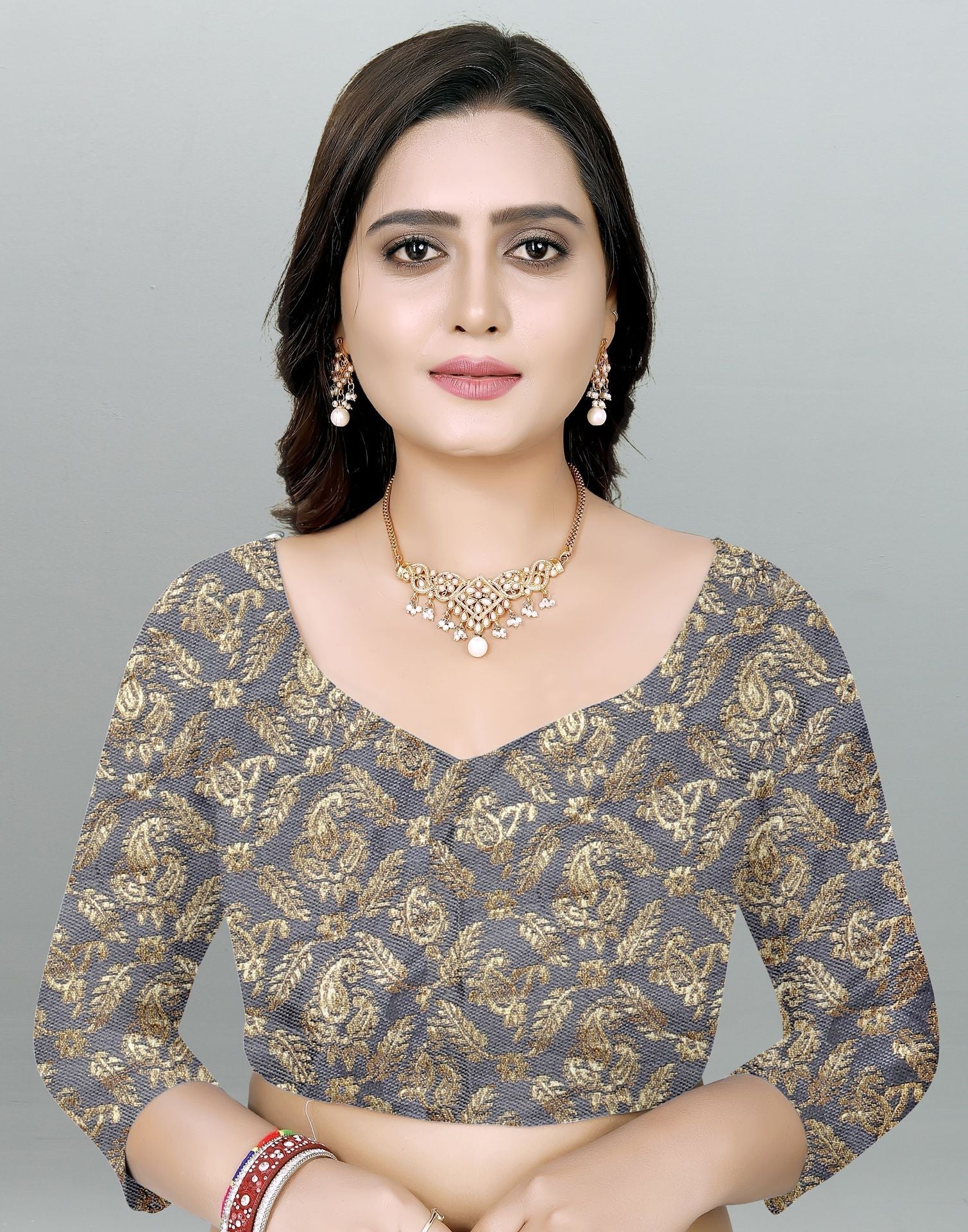 Grey Plain Pre-draped Saree | Leemboodi