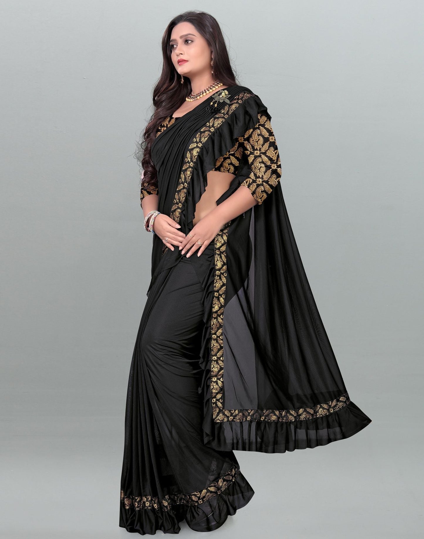 Black Plain Pre-draped Saree | Leemboodi
