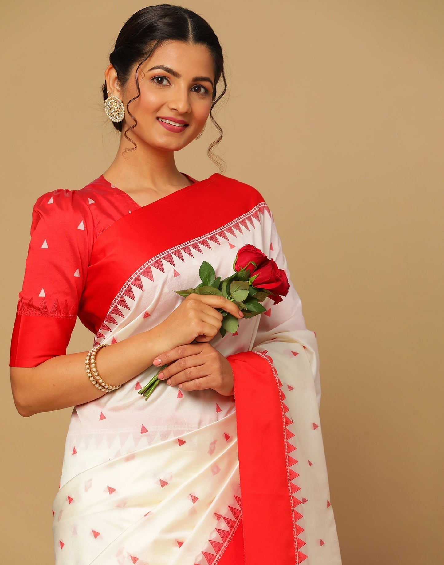 Off White Banarasi Silk Saree | Leemboodi