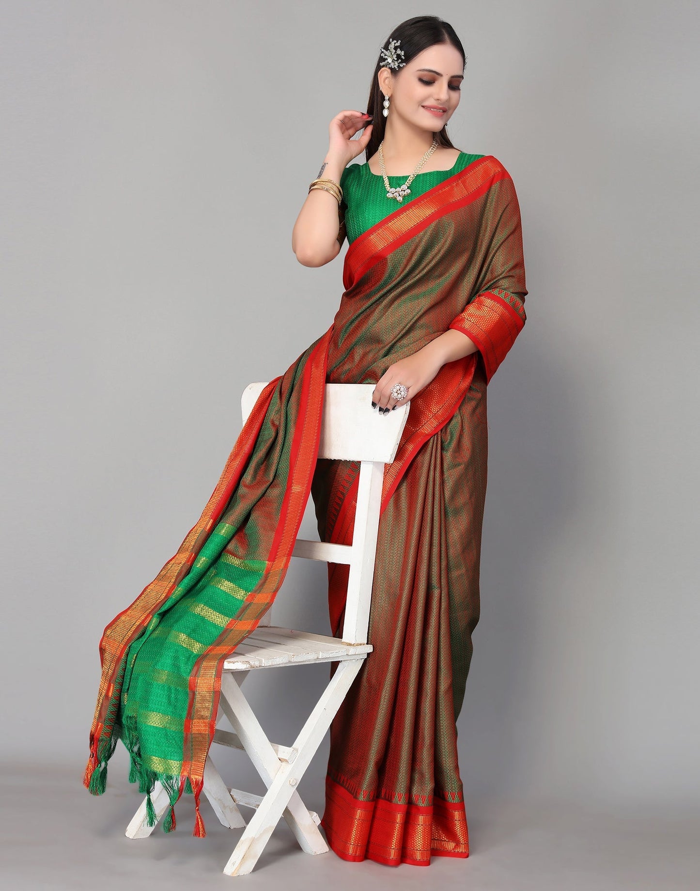 Dark Green Dual Tone Weaving Saree | Sudathi