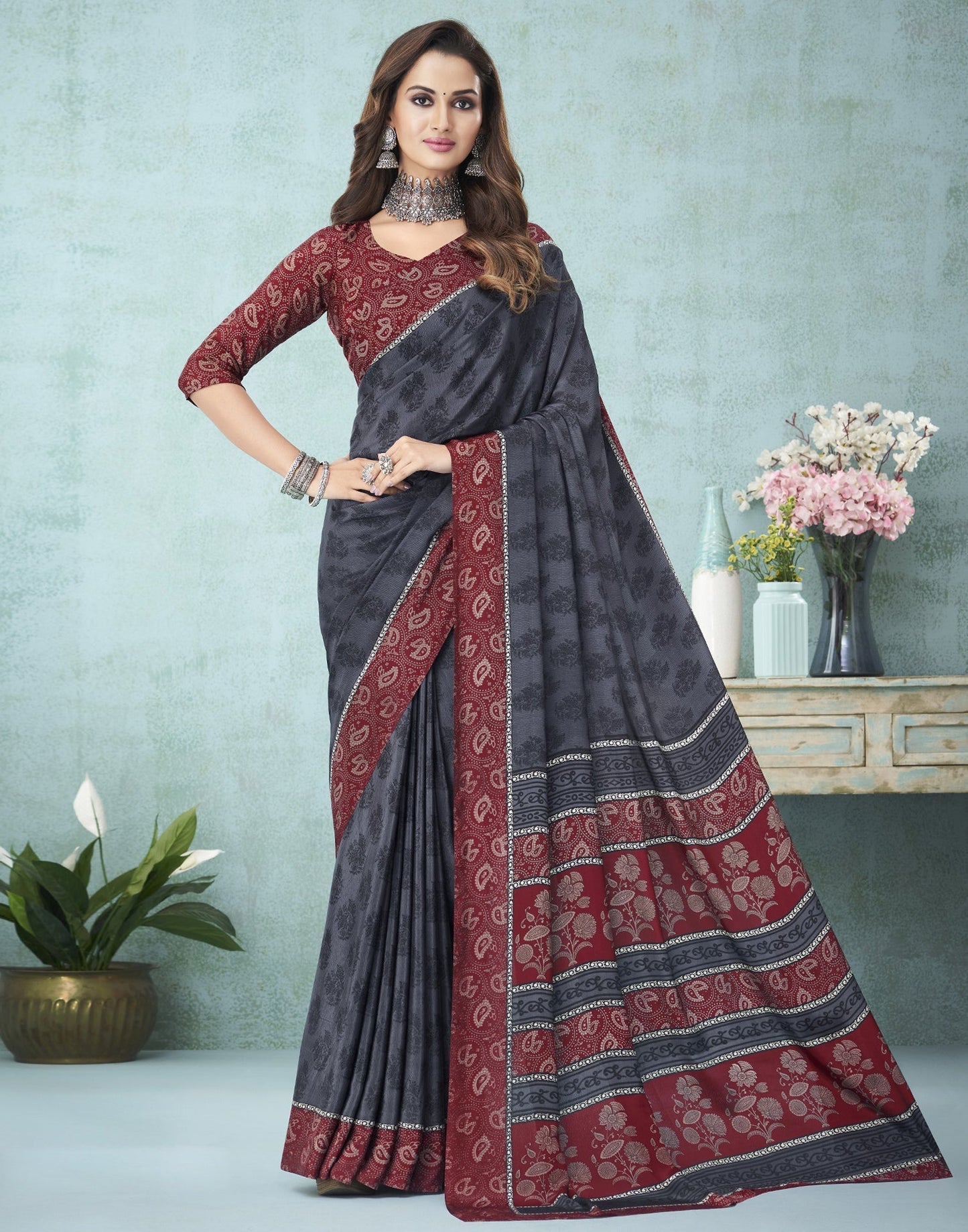 Dark Grey Printed Saree | Leemboodi