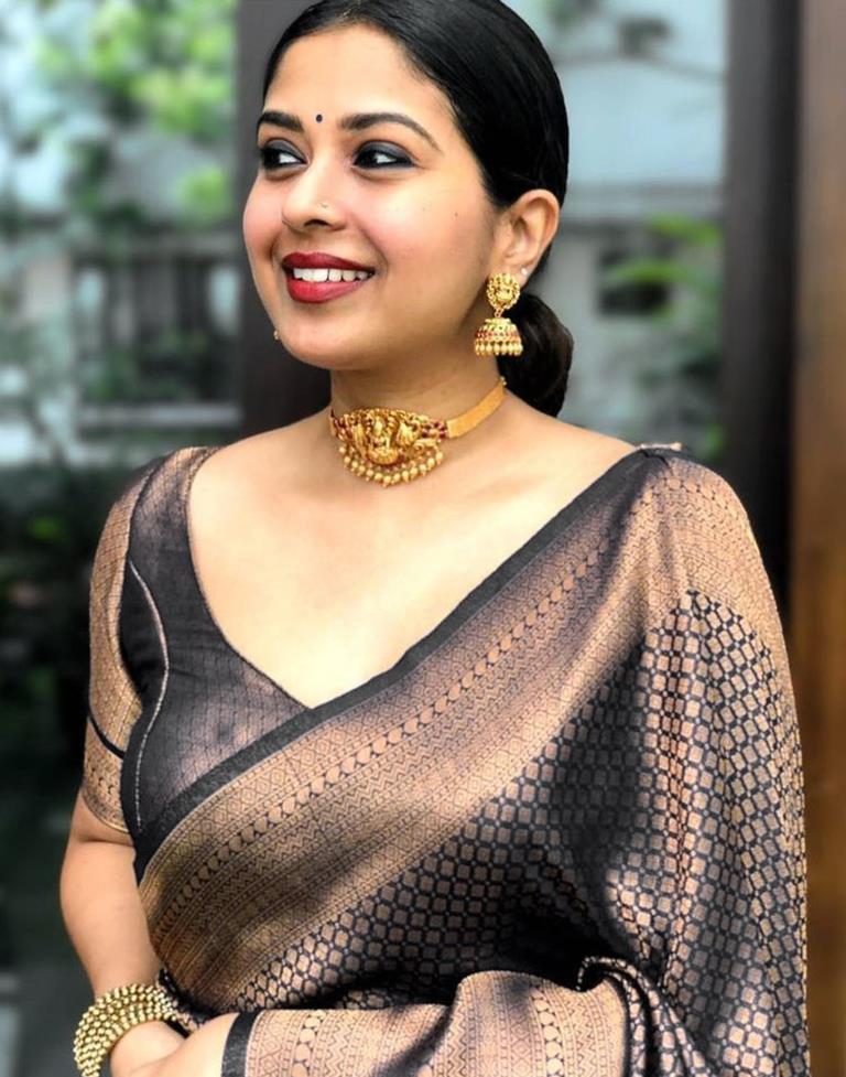 Black And Golden Kanjivaram Saree | Leemboodi