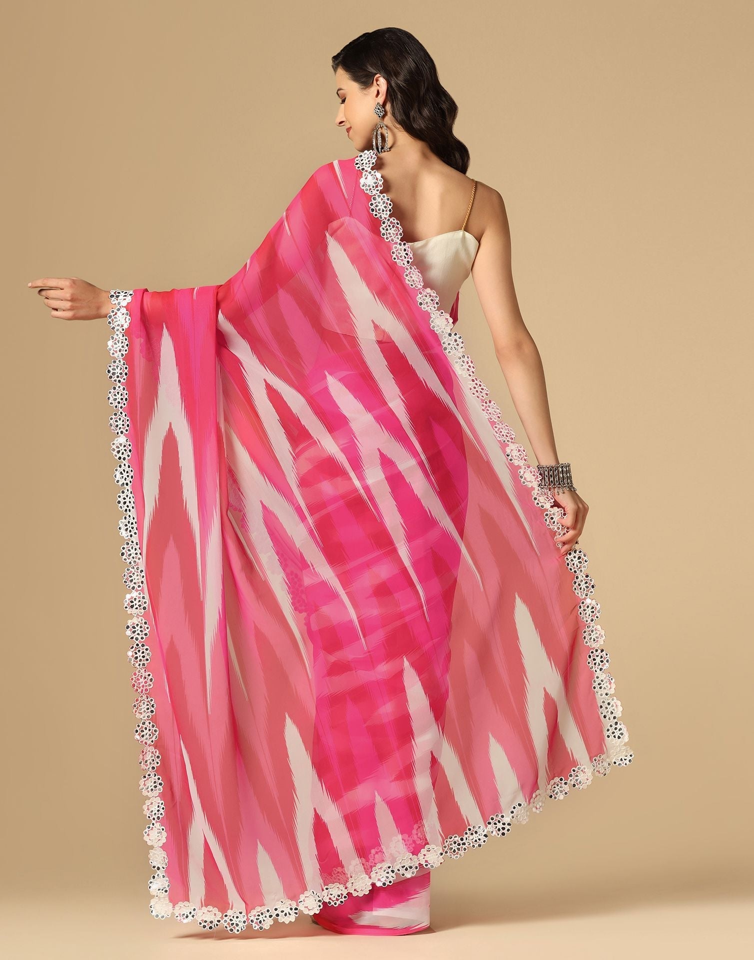 Pink Geometric Printed Georgette Saree | Leemboodi
