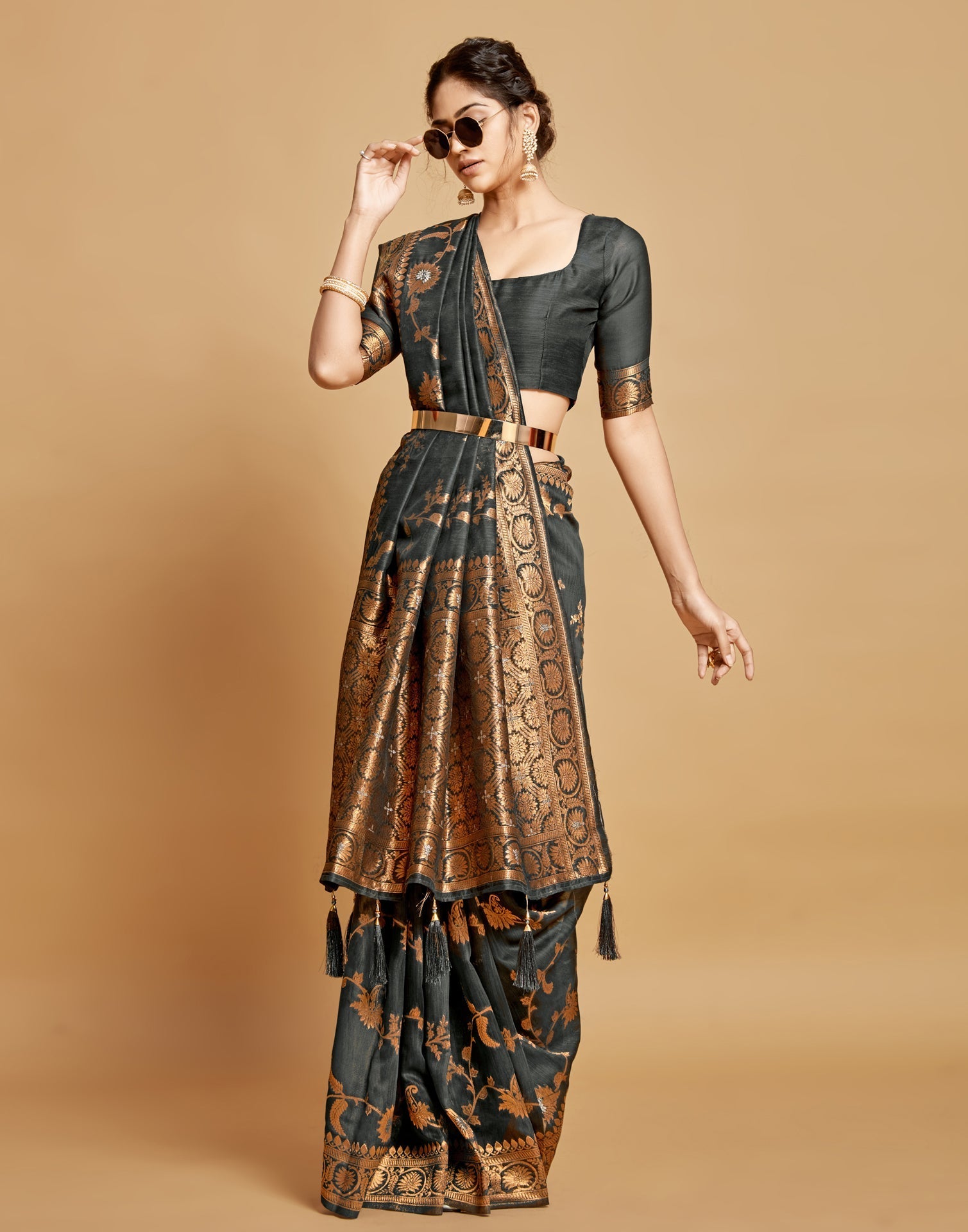 Grey Linen Saree | Leemboodi