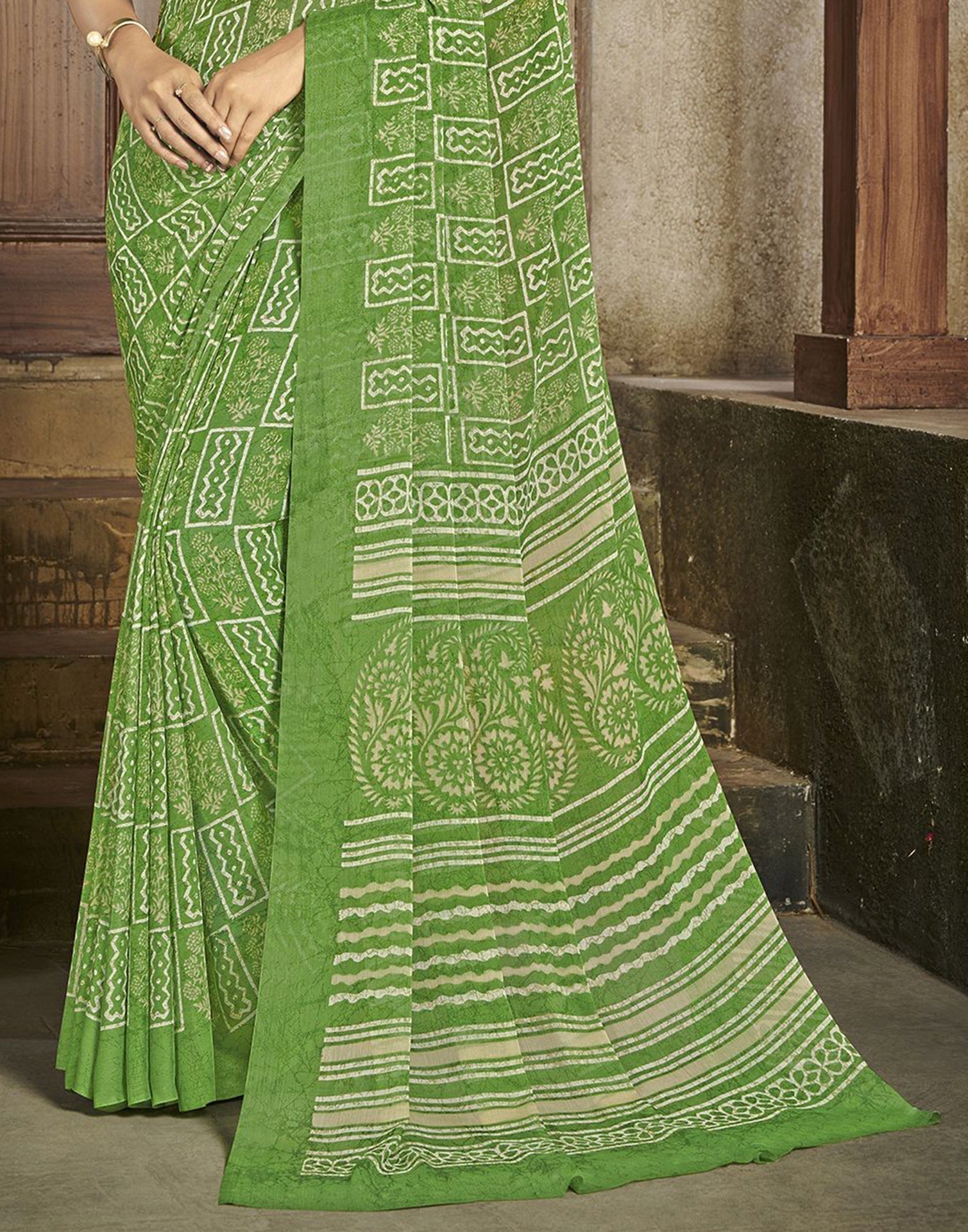 Green Chiffon Printed Saree | Leemboodi