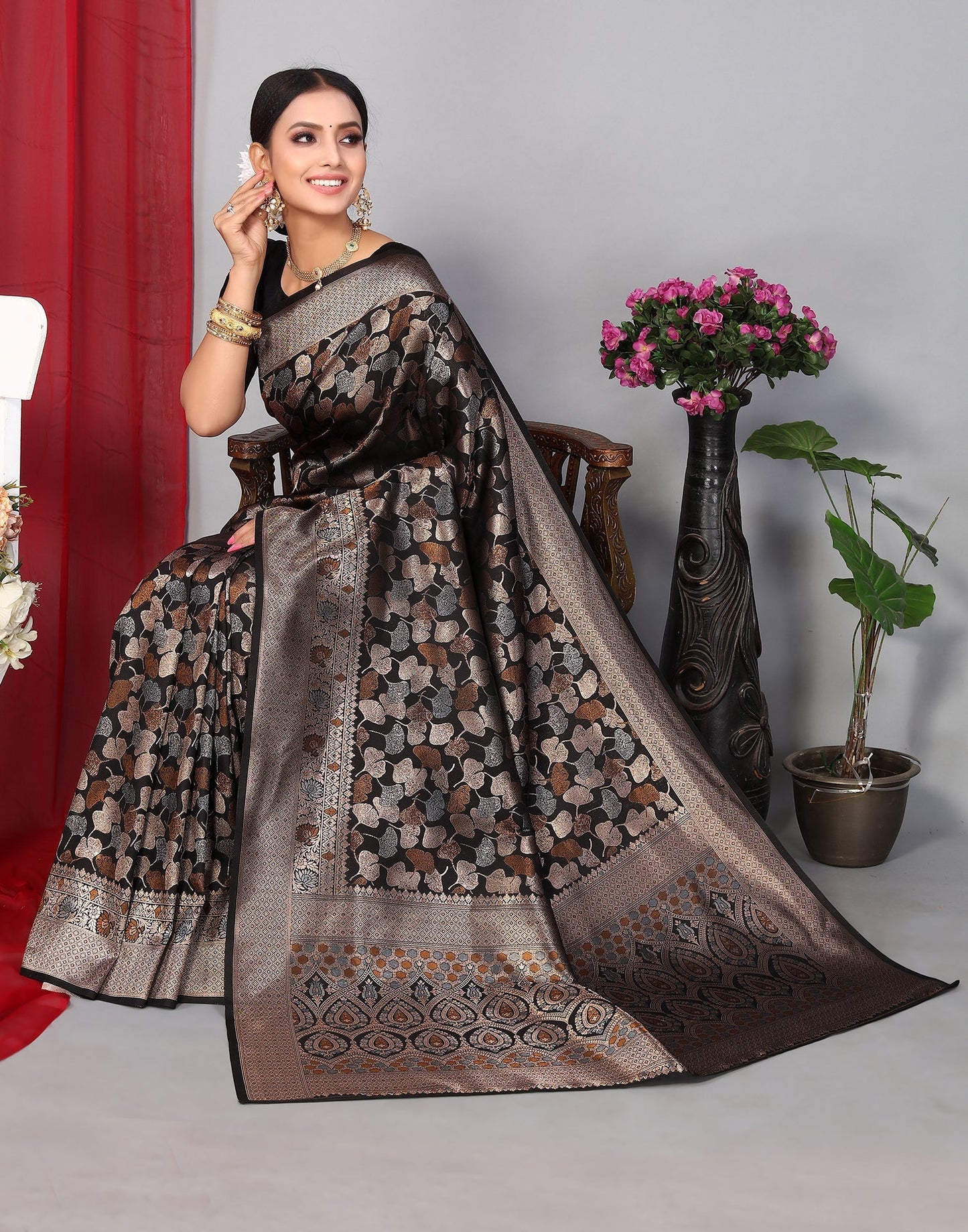 Black Banarasi Silk Saree | Leemboodi