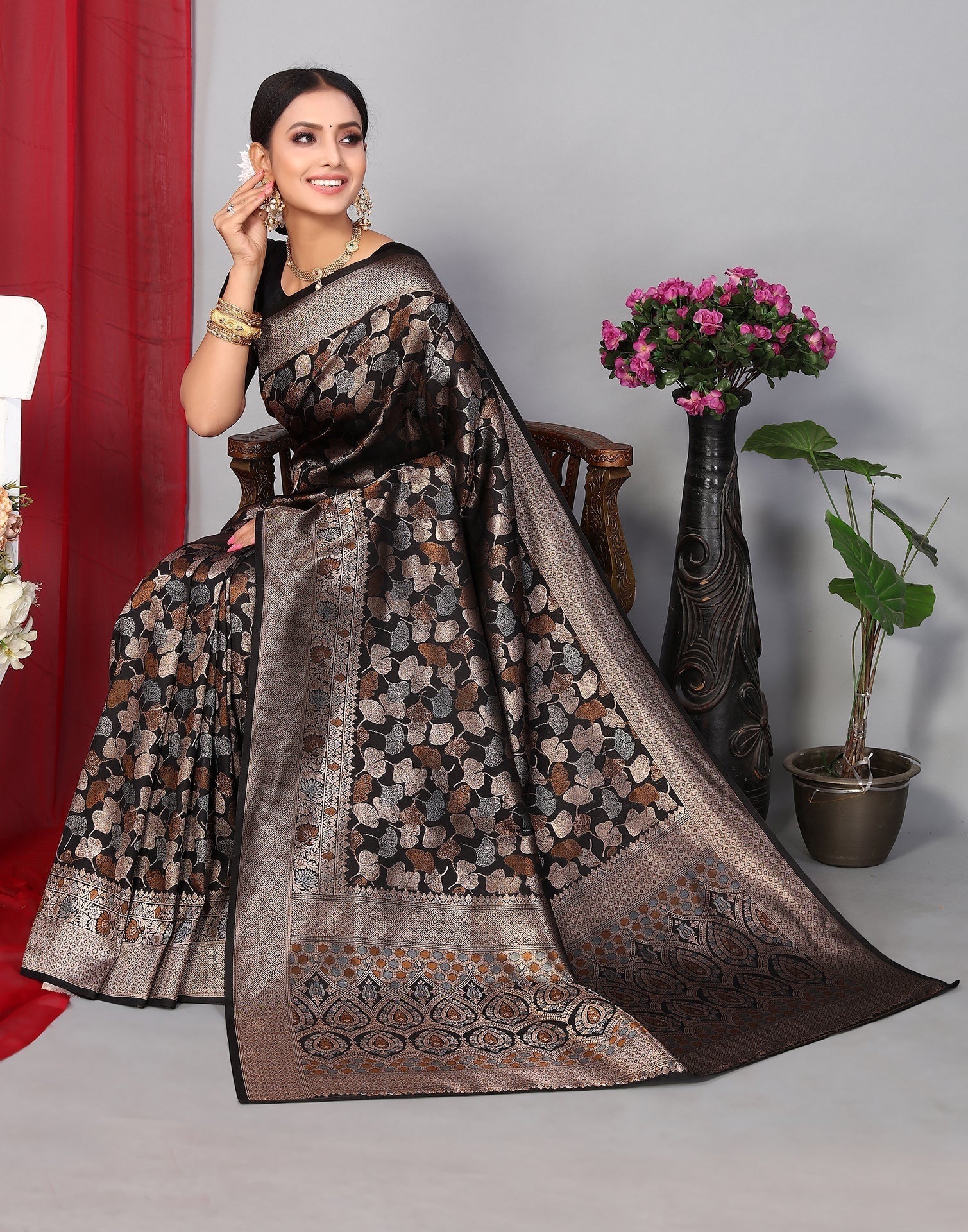 Black Banarasi Silk Saree | Leemboodi