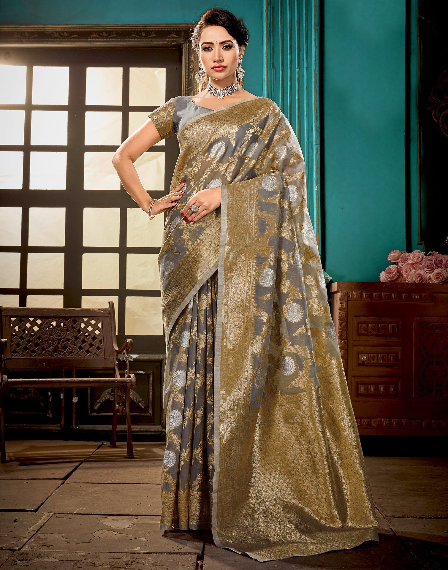 Grey Linen Saree | Leemboodi