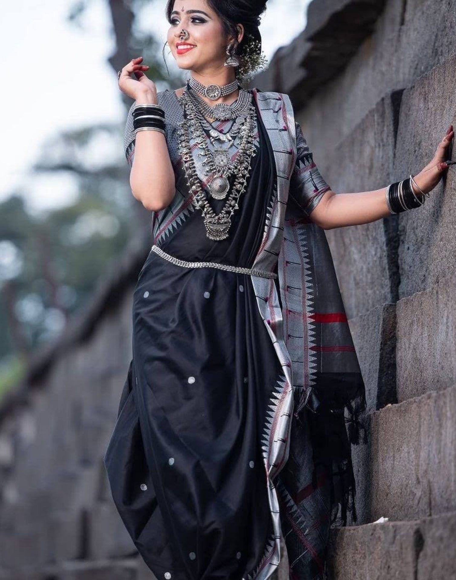 Black Banarasi Silk Saree | Leemboodi