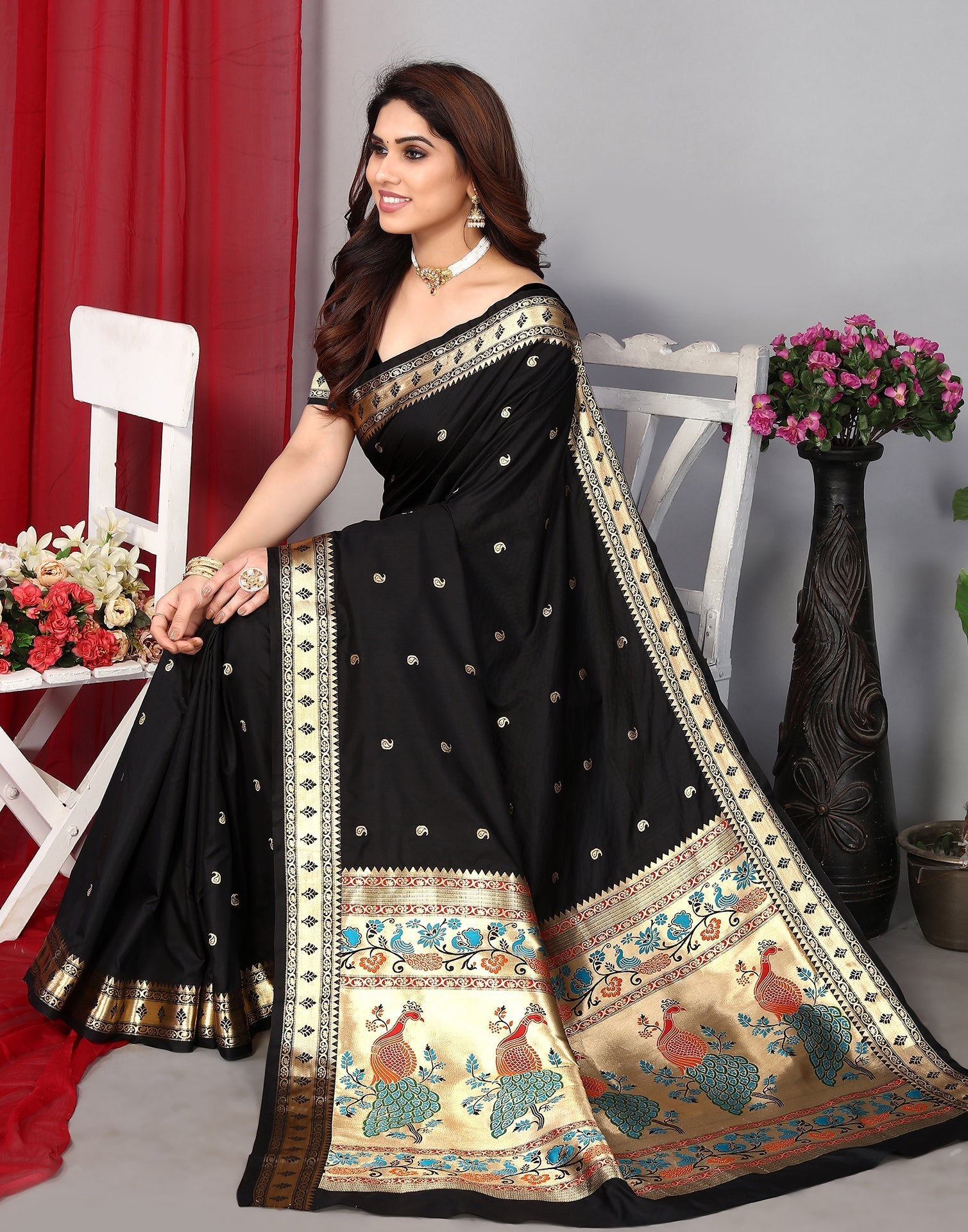 Black Paithani Silk Saree With Zari Weaving Work | Leemboodi