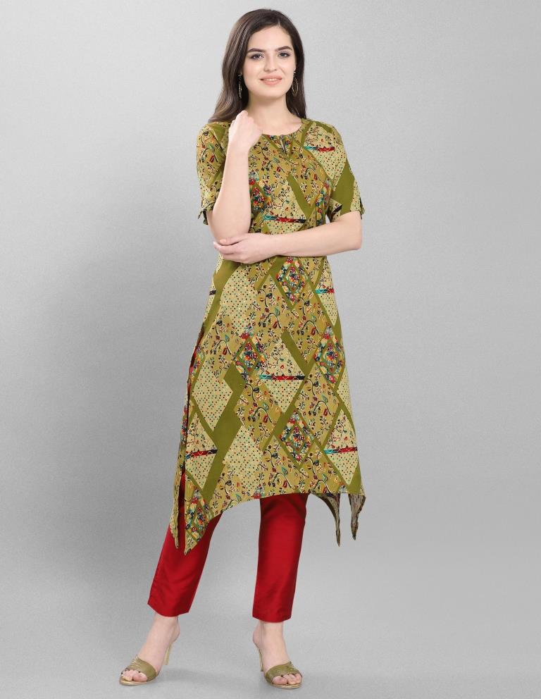 Valiant  Green Coloured Foil Printed Rayon Kurti | Sudathi