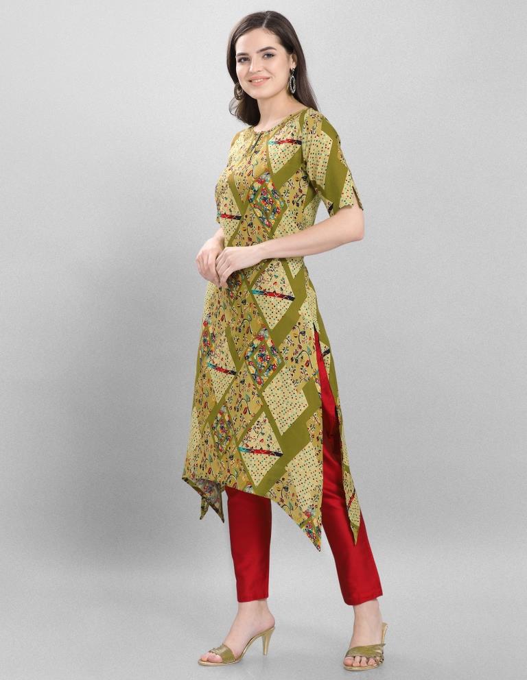 Valiant  Green Coloured Foil Printed Rayon Kurti | Sudathi