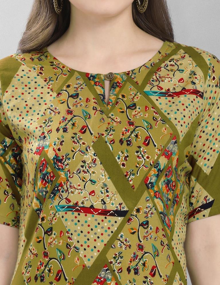 Valiant  Green Coloured Foil Printed Rayon Kurti | Sudathi