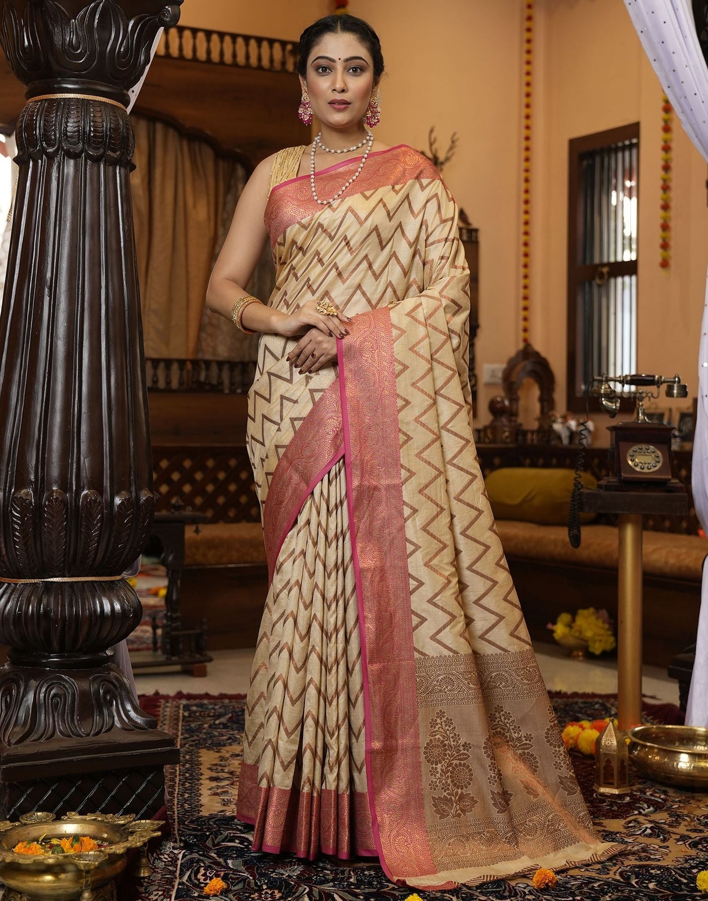 Cream Banarasi Silk Saree | Leemboodi