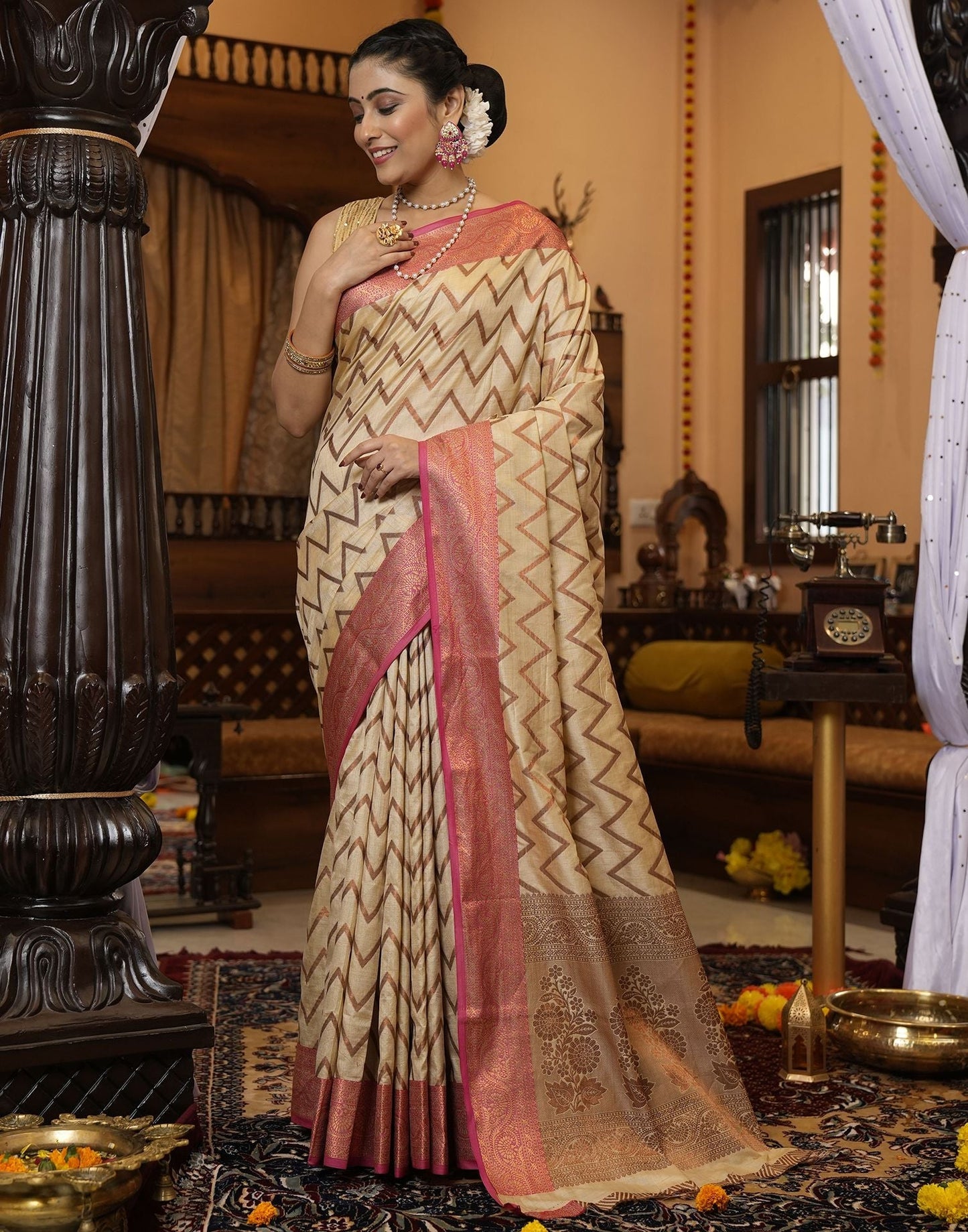 Cream Banarasi Silk Saree | Leemboodi