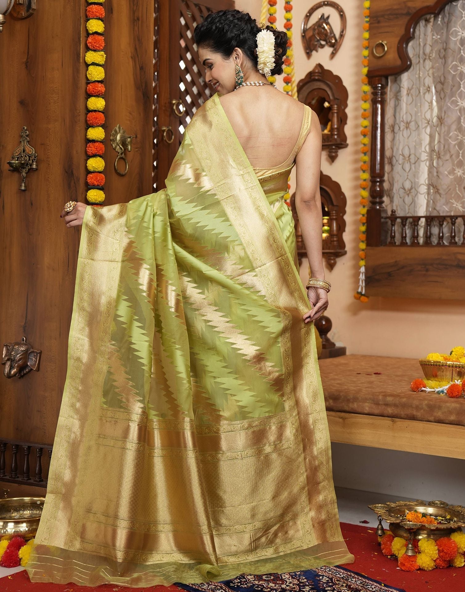 Perrot Green Banarasi Silk Saree | Leemboodi