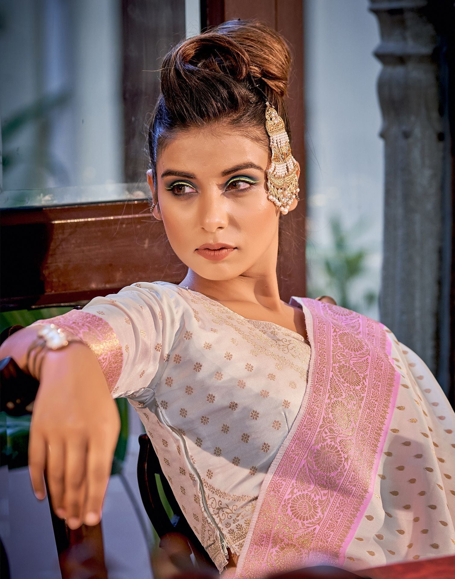 Off White Silk Banarasi Saree | Leemboodi