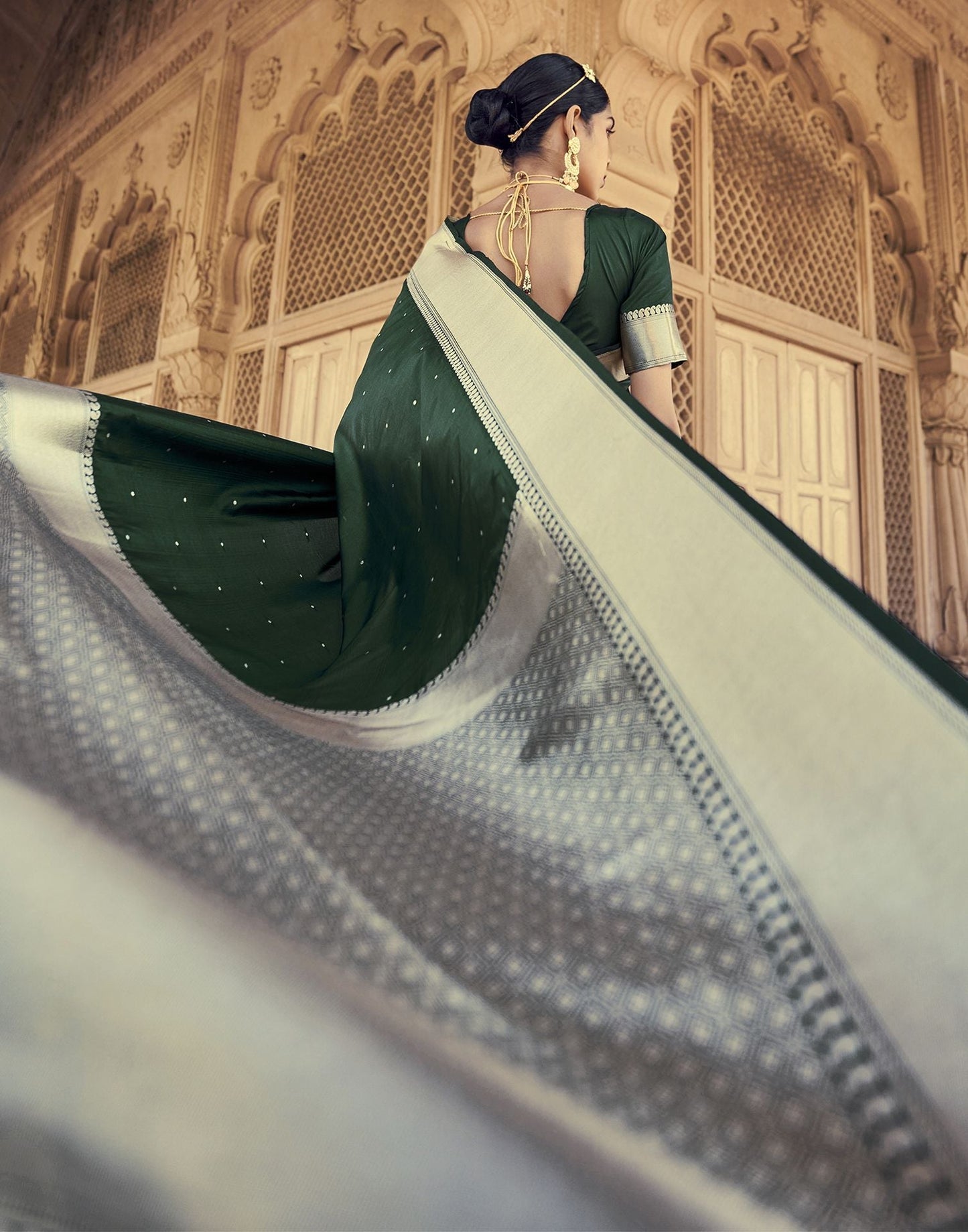 Dark Green Silk Banarasi Saree | Leemboodi