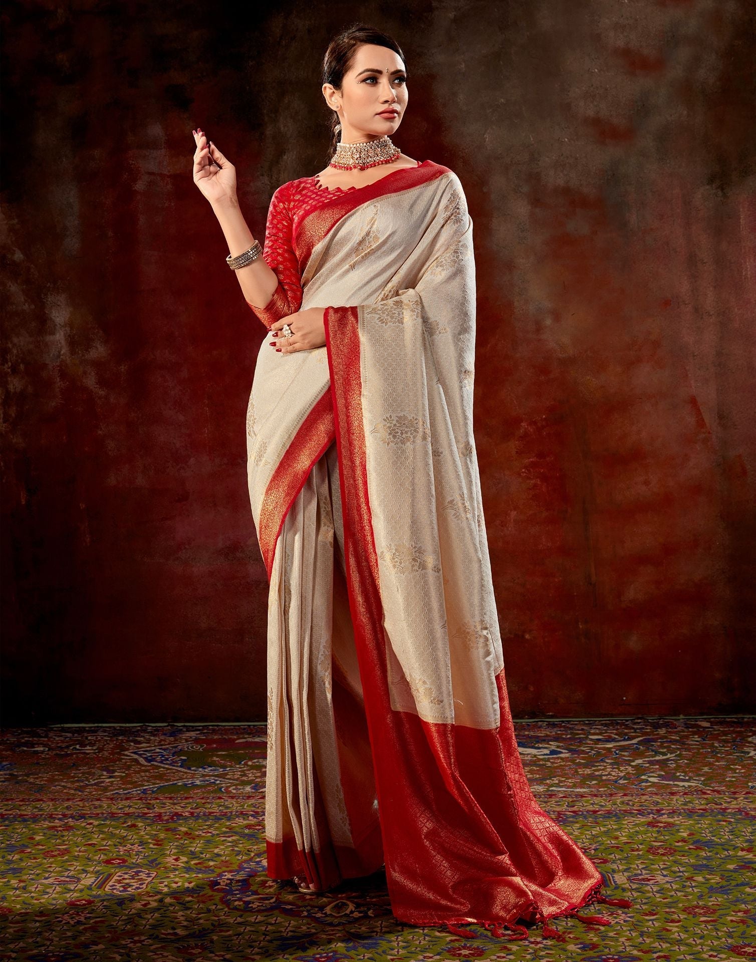 Cream Silk Banarasi Saree | Leemboodi