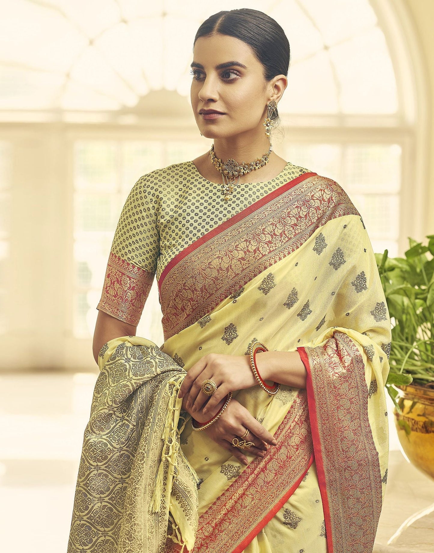 Light Yellow Silk Banarasi Saree | Leemboodi