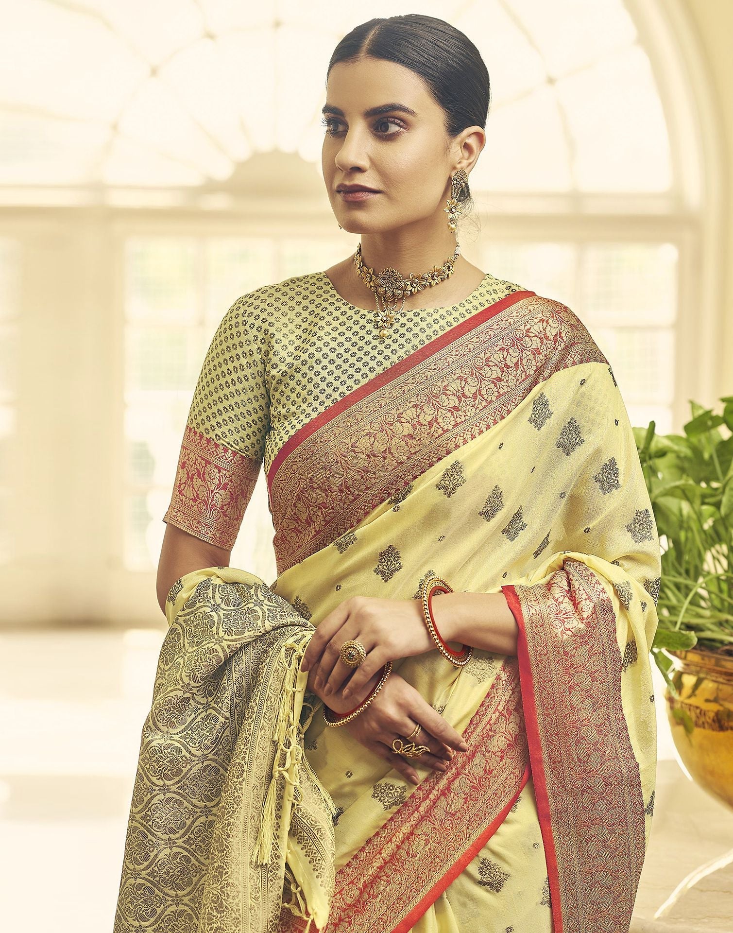 Light Yellow Silk Banarasi Saree | Leemboodi
