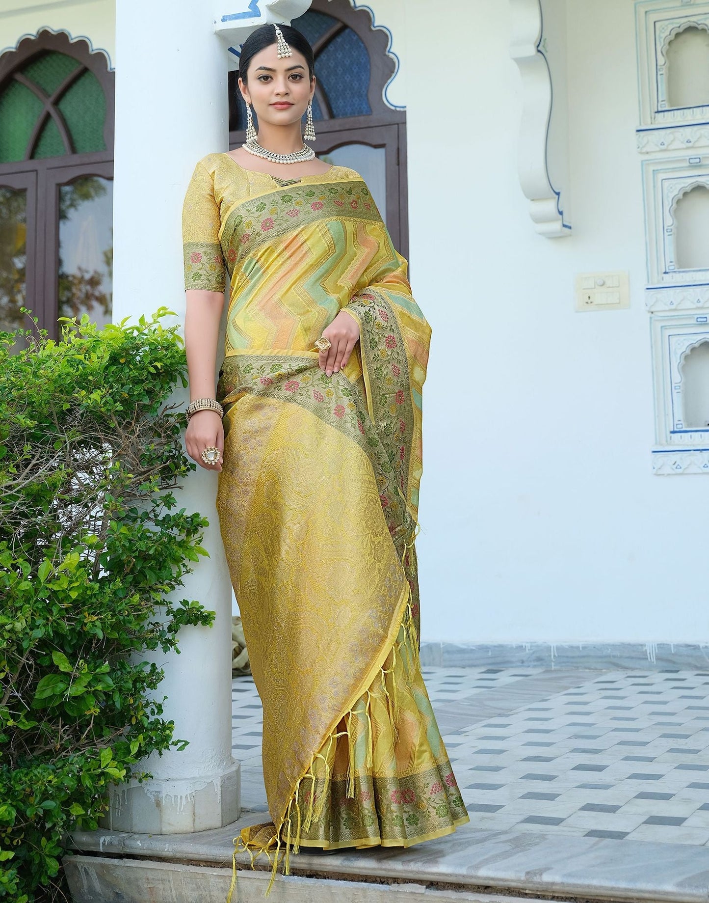 Yellow Woven Banarasi Organza Saree | Leemboodi