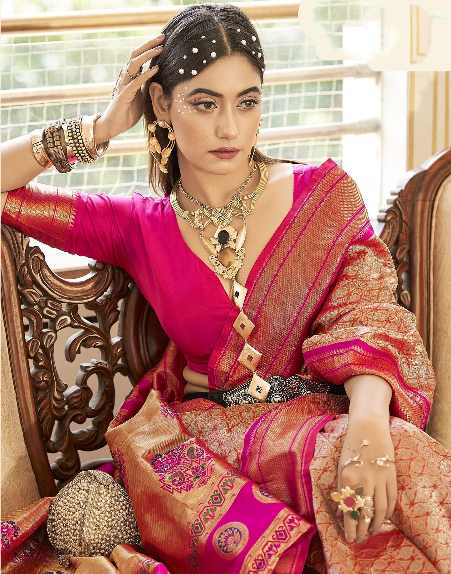 Pink Woven Kanjivaram Silk Saree | Leemboodi