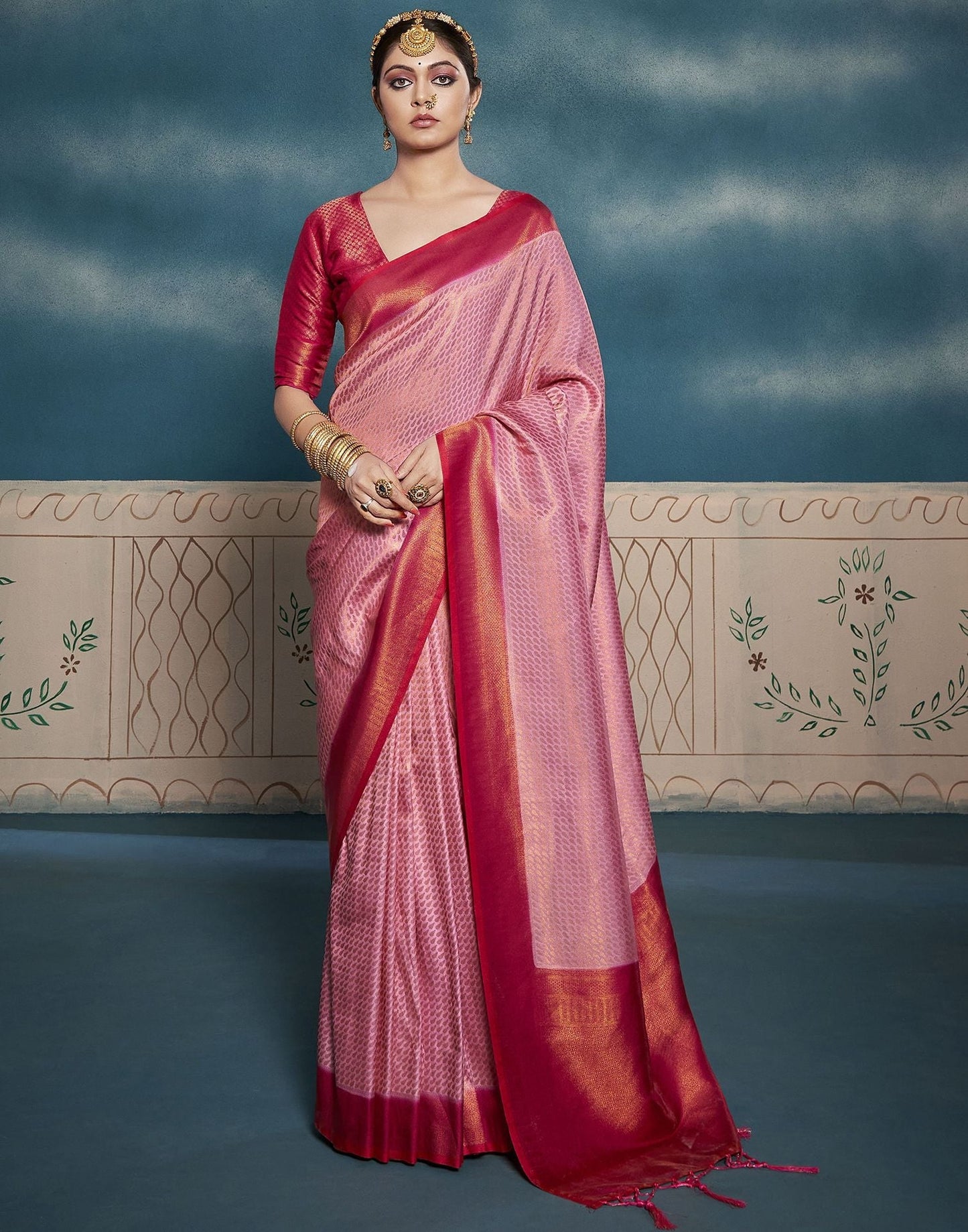 Light Pink Silk Weaving Kanjivaram Saree With Tassel | Leemboodi