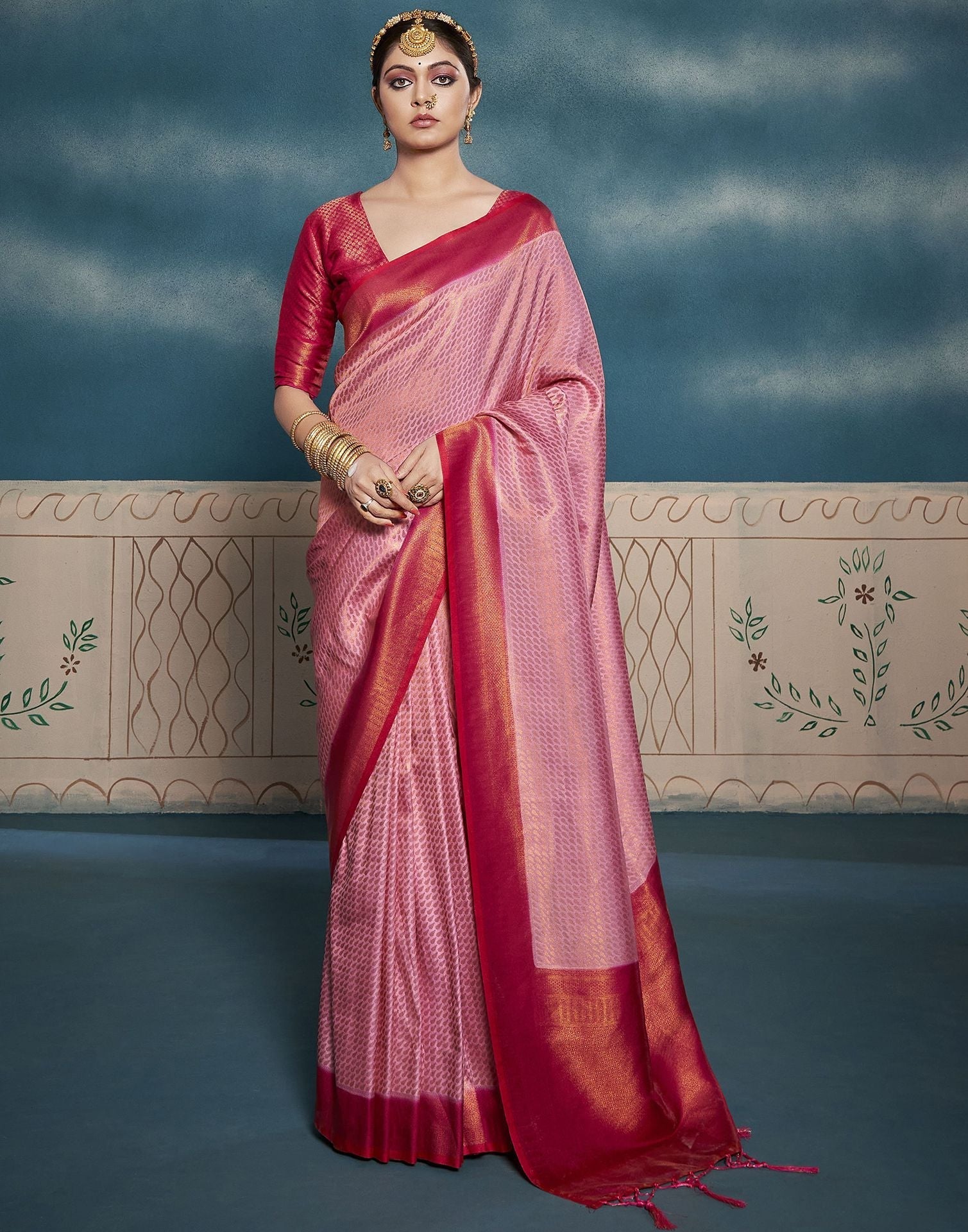 Light Pink Silk Weaving Kanjivaram Saree With Tassel | Leemboodi