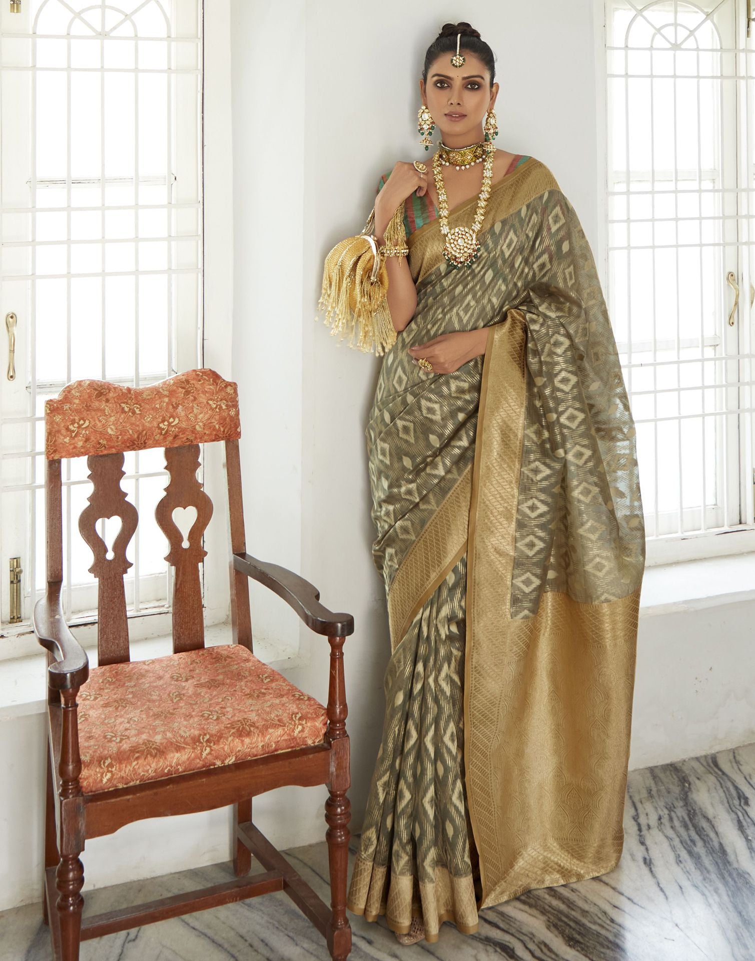 Grey Silk Weaving Banarasi Saree | Leemboodi