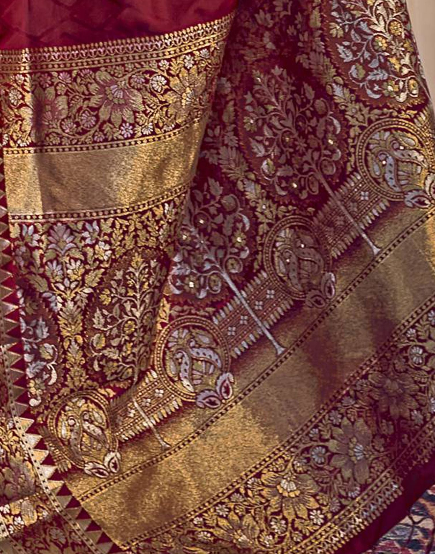 Maroon Silk Self Woven Banarasi Saree With Tassel | Leemboodi