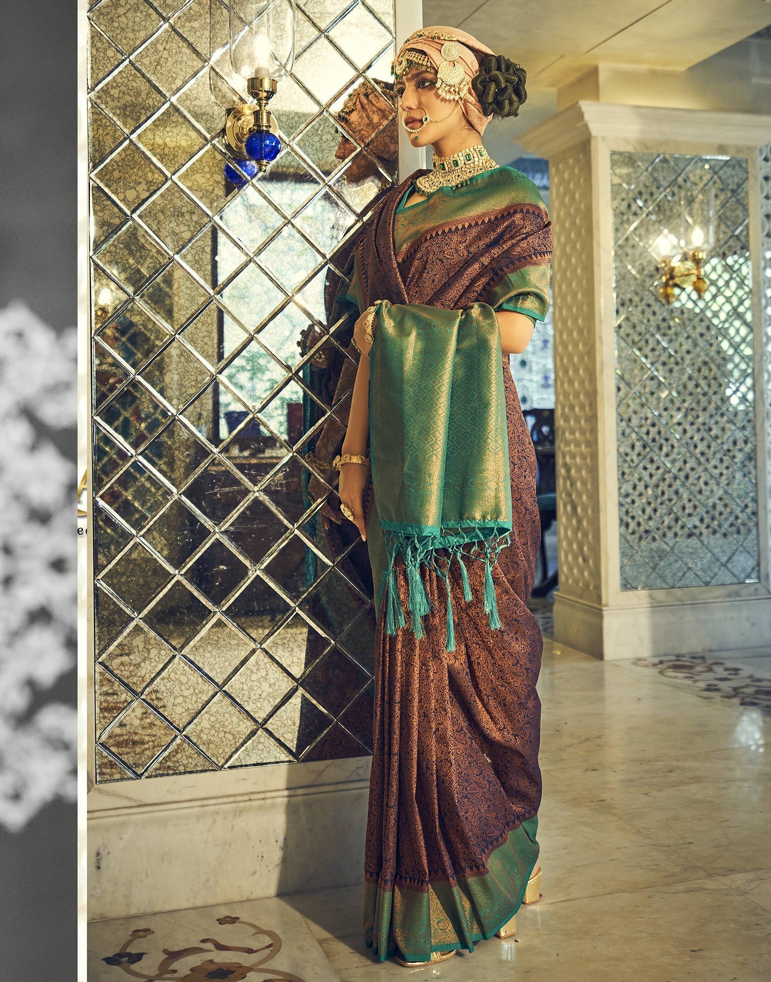 Navy Blue Silk Kanjivaram Weaving Saree With Tassel | Leemboodi