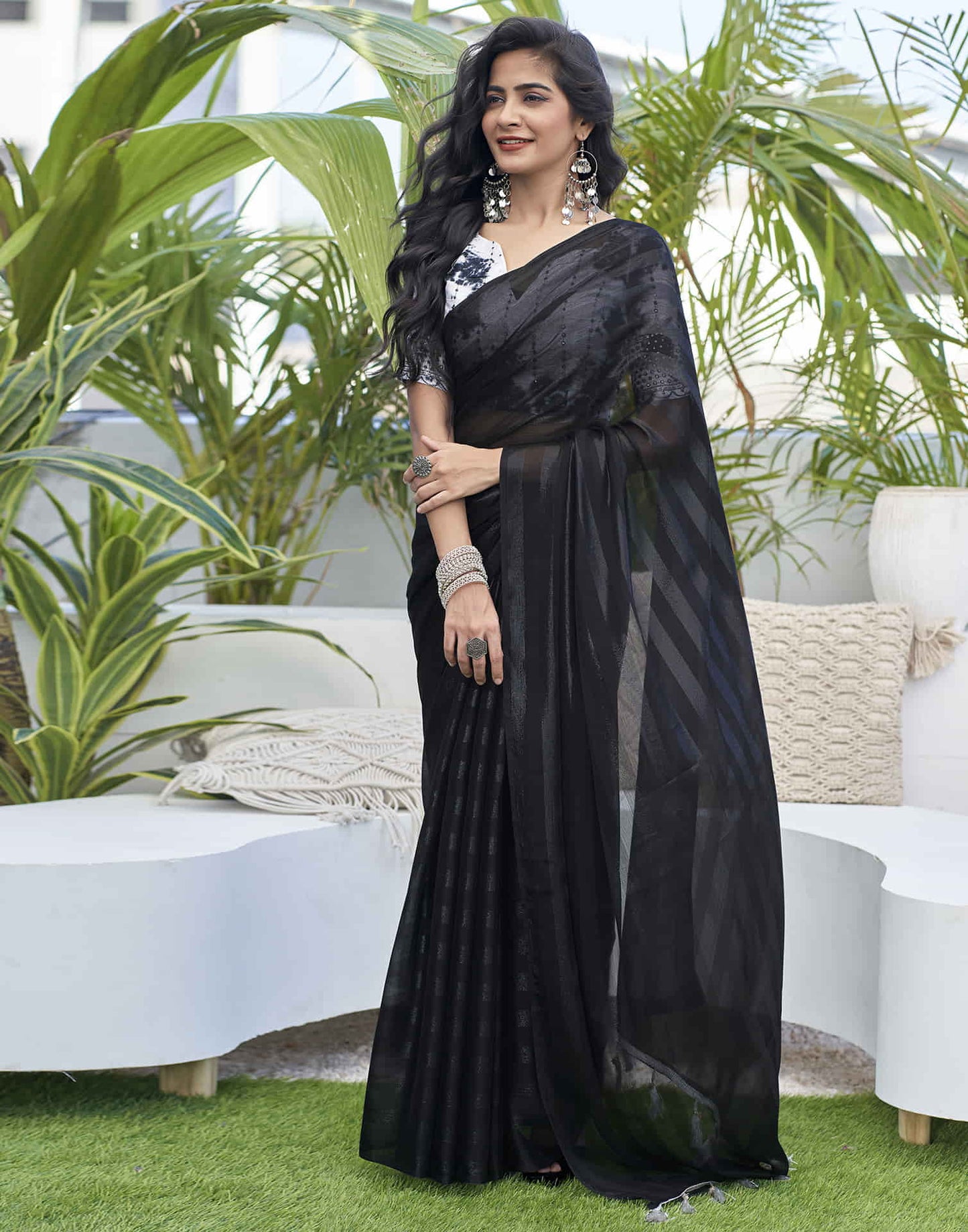 Black Chiffon Zari Plain Saree