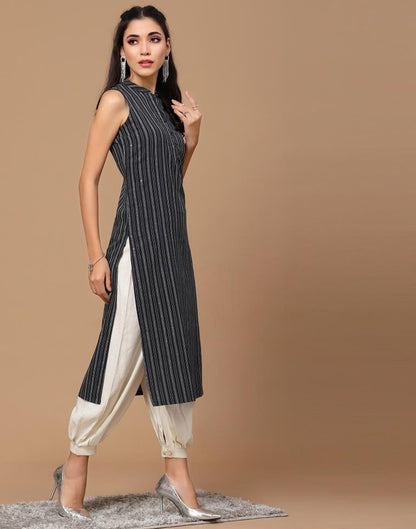 Blue Sleeveless Straight Kurti | Sudathi