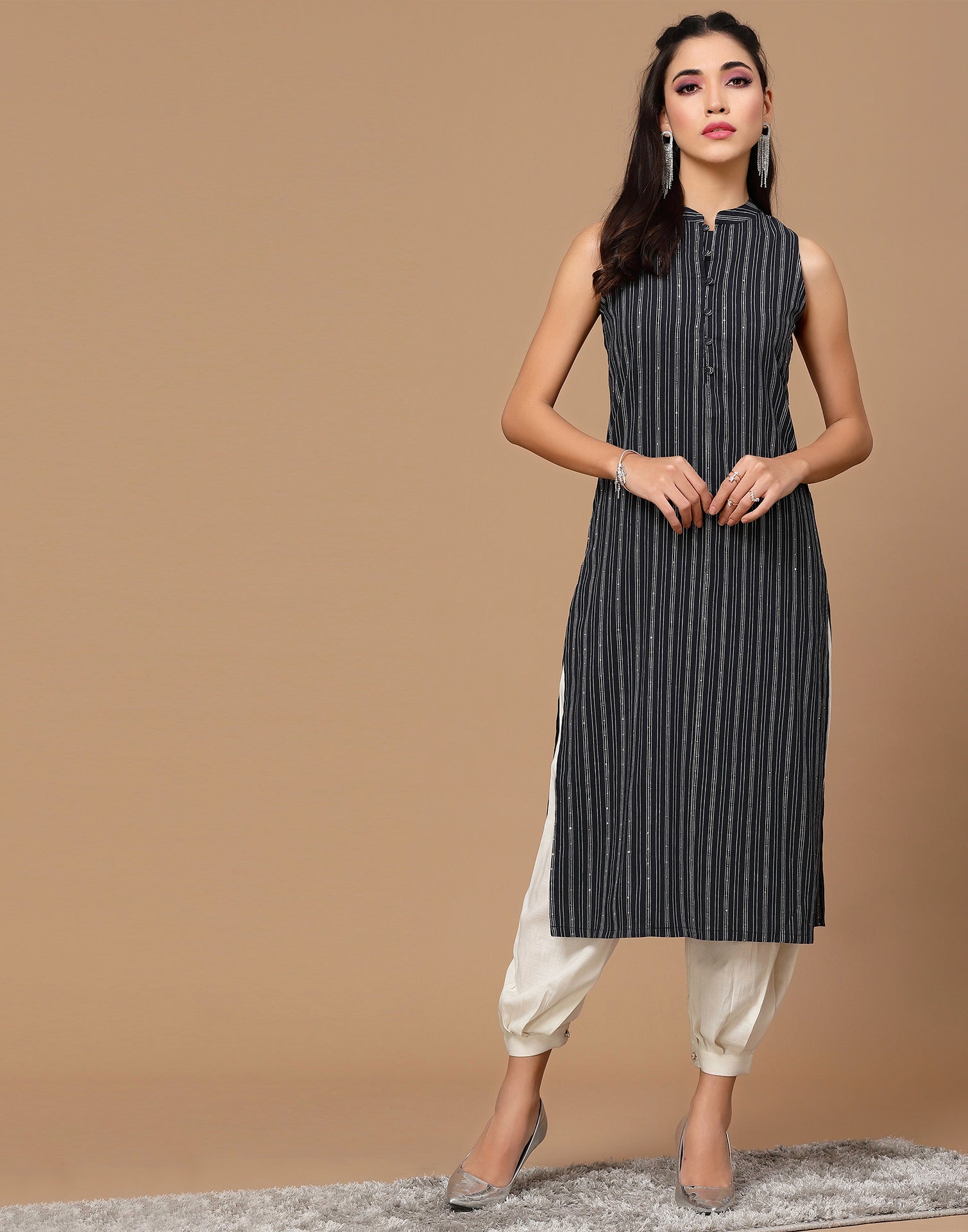 Blue Sleeveless Straight Kurti | Sudathi